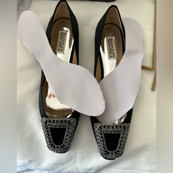 Badgley Mischka Emerie Embellished Crystal Buckle Satin Slip on Flats NWT 8.5 - Picture 9 of 9